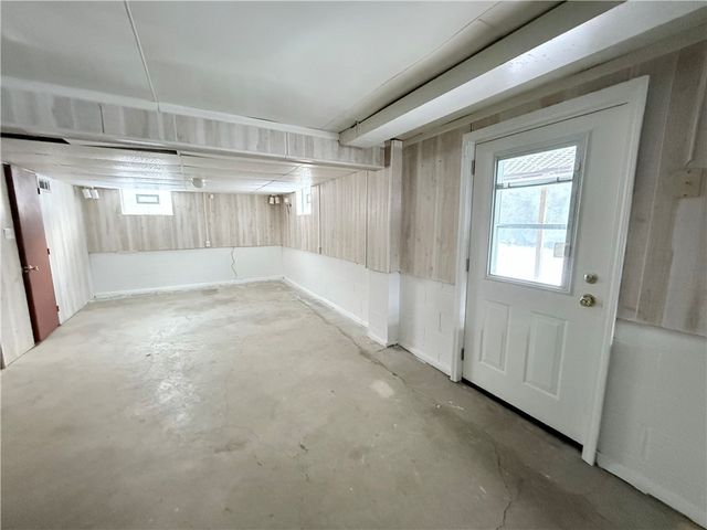 332 E Maitland Ln, Neshannock Twp, PA 16105