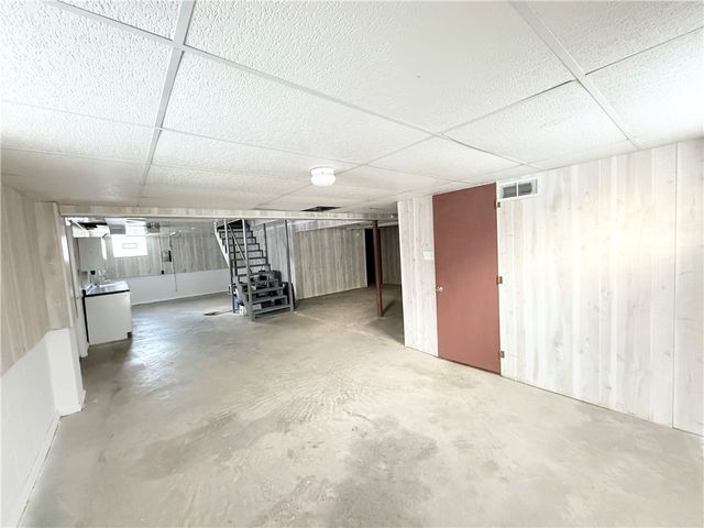 332 E Maitland Ln, Neshannock Twp, PA 16105