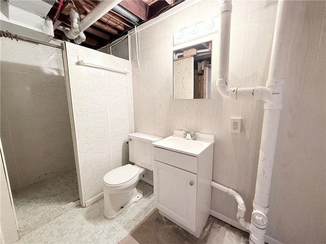 332 E Maitland Ln, Neshannock Twp, PA 16105