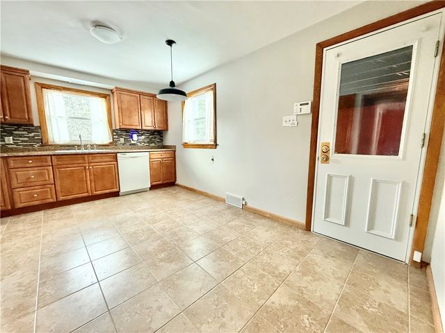 332 E Maitland Ln, Neshannock Twp, PA 16105