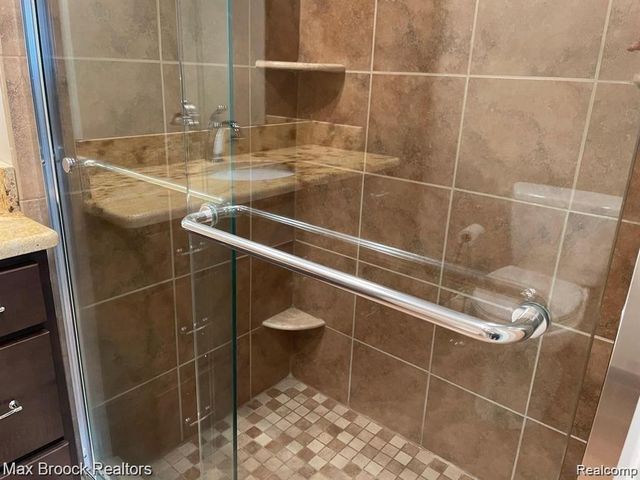4585 Laurel Club Circle, West Bloomfield, MI 48323
