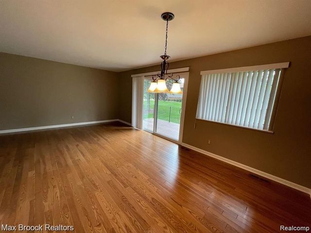 4585 Laurel Club Circle, West Bloomfield, MI 48323