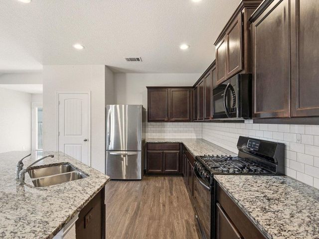 128 Dylan DR, San Marcos, TX 78666