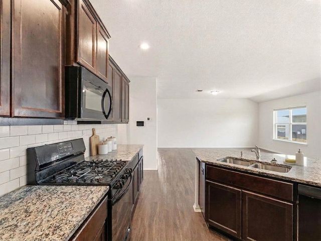 128 Dylan DR, San Marcos, TX 78666