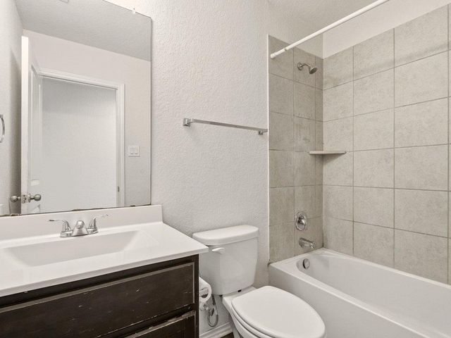 128 Dylan DR, San Marcos, TX 78666