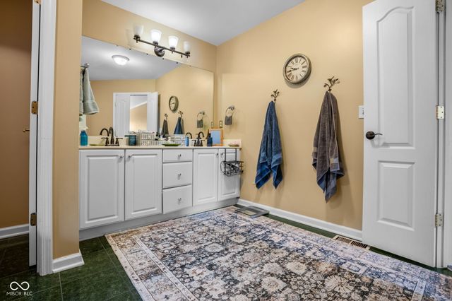 11382 Royal Place, Carmel, IN 46032