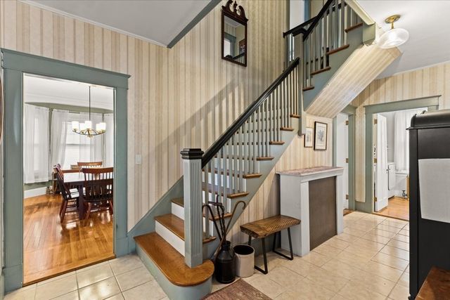 53 Ashland St, Taunton, MA 02780
