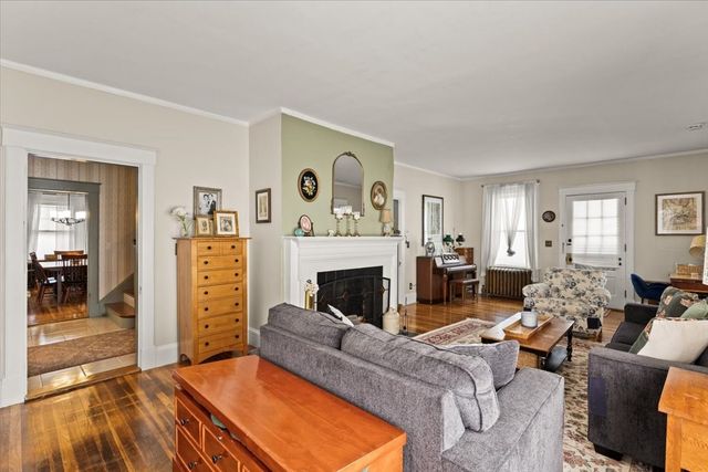 53 Ashland St, Taunton, MA 02780