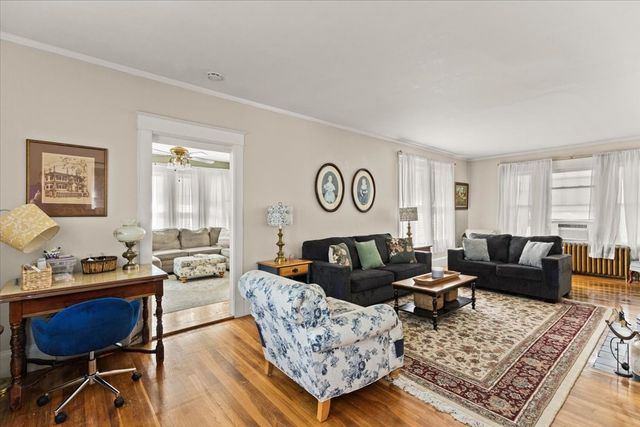 53 Ashland St, Taunton, MA 02780