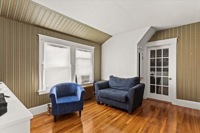 53 Ashland St, Taunton, MA 02780