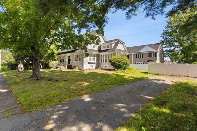 53 Ashland St, Taunton, MA 02780