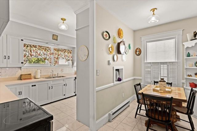 53 Ashland St, Taunton, MA 02780