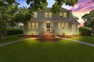 53 Ashland St, Taunton, MA 02780