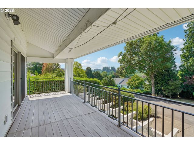 7600 Sw NORTHVALE Way, Portland, OR 97225
