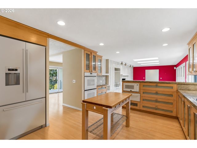 7600 Sw NORTHVALE Way, Portland, OR 97225