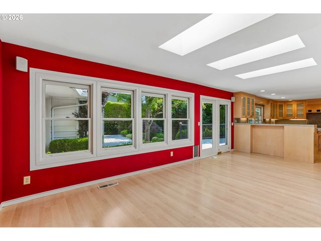 7600 Sw NORTHVALE Way, Portland, OR 97225