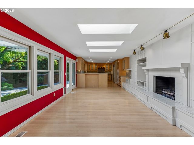 7600 Sw NORTHVALE Way, Portland, OR 97225