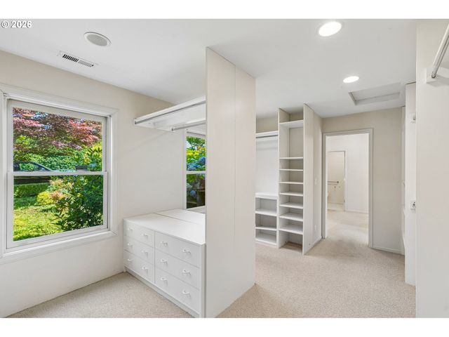 7600 Sw NORTHVALE Way, Portland, OR 97225
