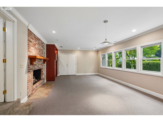 7600 Sw NORTHVALE Way, Portland, OR 97225