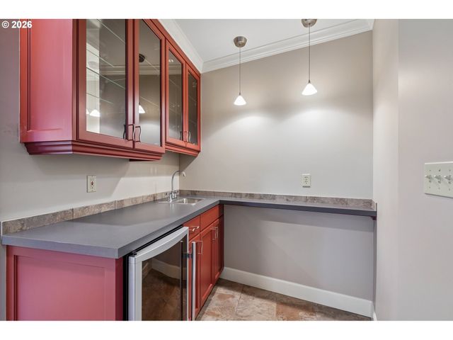 7600 Sw NORTHVALE Way, Portland, OR 97225