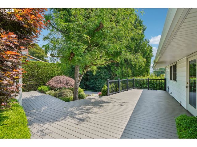 7600 Sw NORTHVALE Way, Portland, OR 97225
