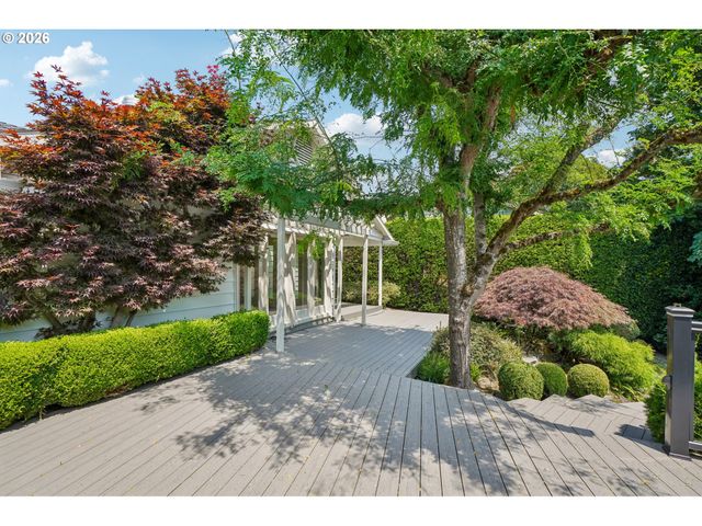 7600 Sw NORTHVALE Way, Portland, OR 97225