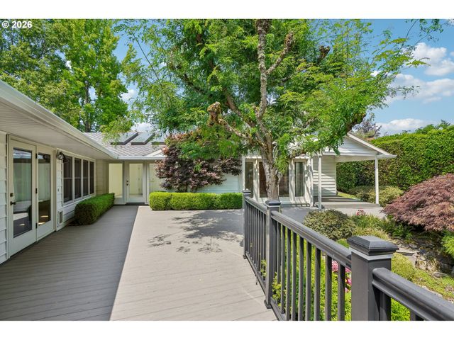 7600 Sw NORTHVALE Way, Portland, OR 97225