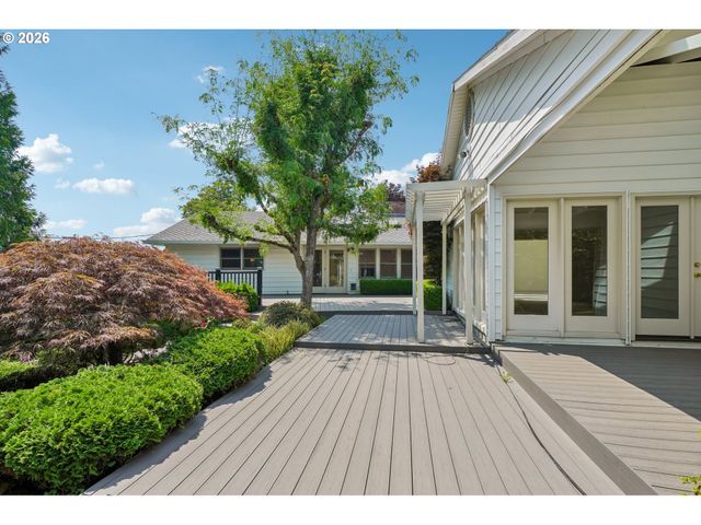 7600 Sw NORTHVALE Way, Portland, OR 97225