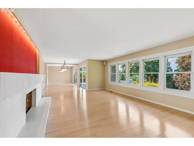 7600 Sw NORTHVALE Way, Portland, OR 97225