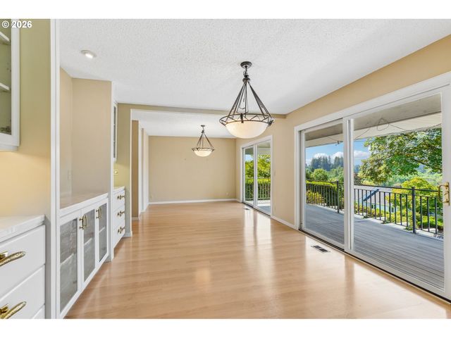 7600 Sw NORTHVALE Way, Portland, OR 97225