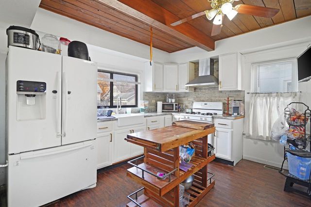 6606 21st AVENUE, Kenosha, WI 53143