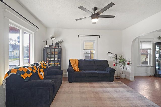 6606 21st AVENUE, Kenosha, WI 53143