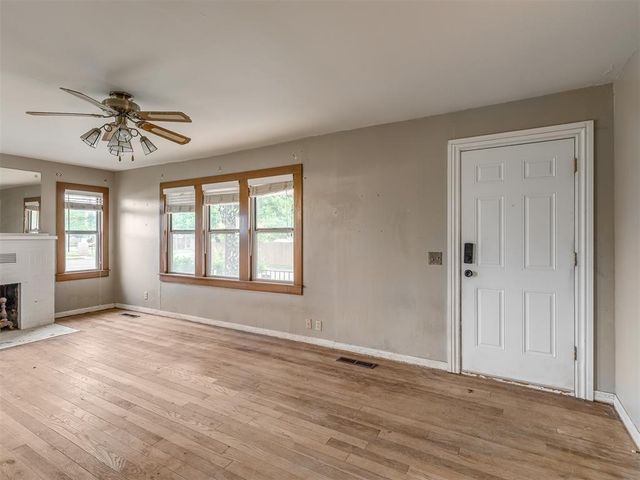 202 W Vandament Avenue, Yukon, OK 73099