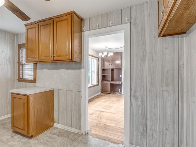 202 W Vandament Avenue, Yukon, OK 73099