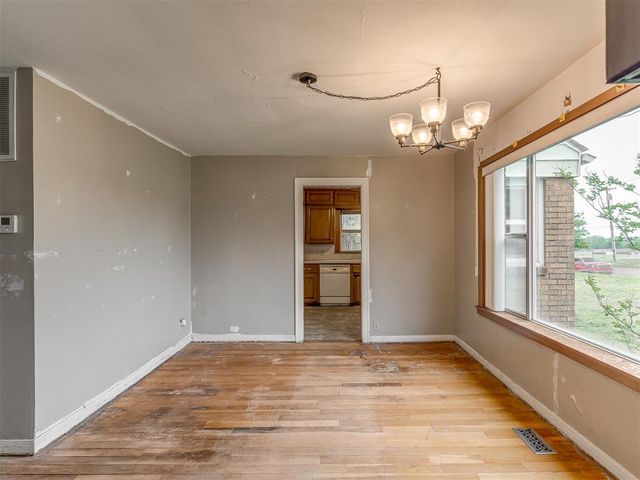 202 W Vandament Avenue, Yukon, OK 73099