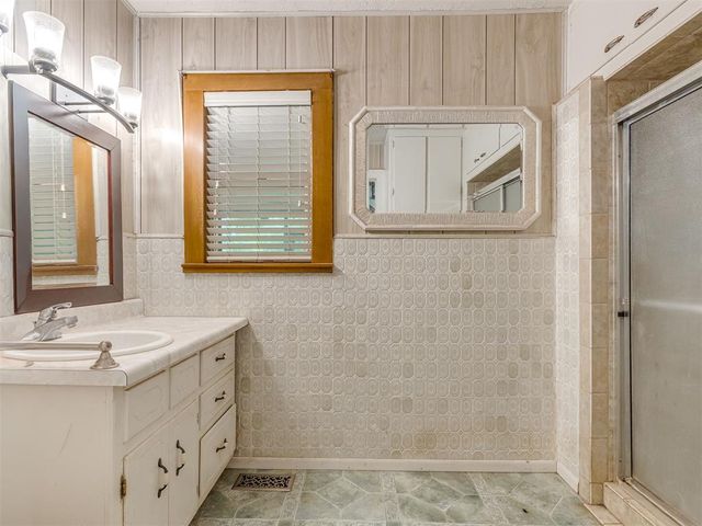 202 W Vandament Avenue, Yukon, OK 73099