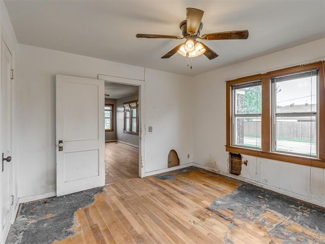 202 W Vandament Avenue, Yukon, OK 73099