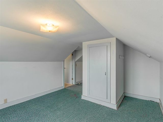 202 W Vandament Avenue, Yukon, OK 73099