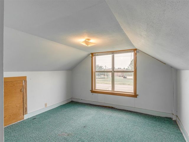 202 W Vandament Avenue, Yukon, OK 73099