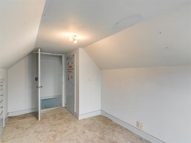 202 W Vandament Avenue, Yukon, OK 73099