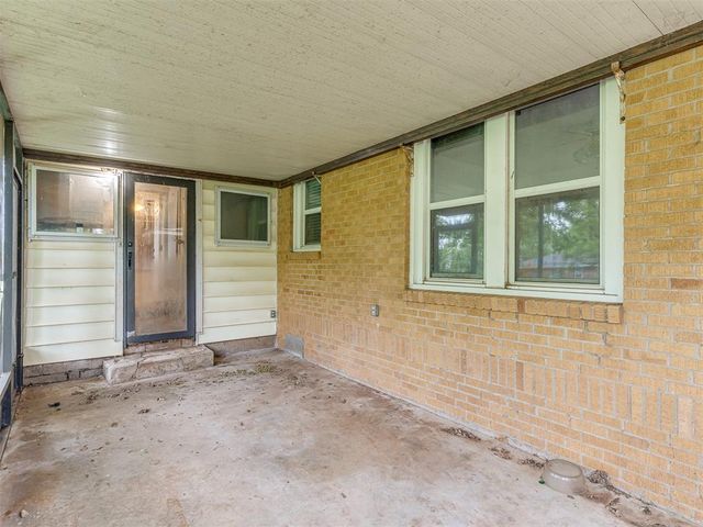 202 W Vandament Avenue, Yukon, OK 73099