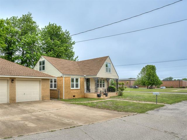 202 W Vandament Avenue, Yukon, OK 73099