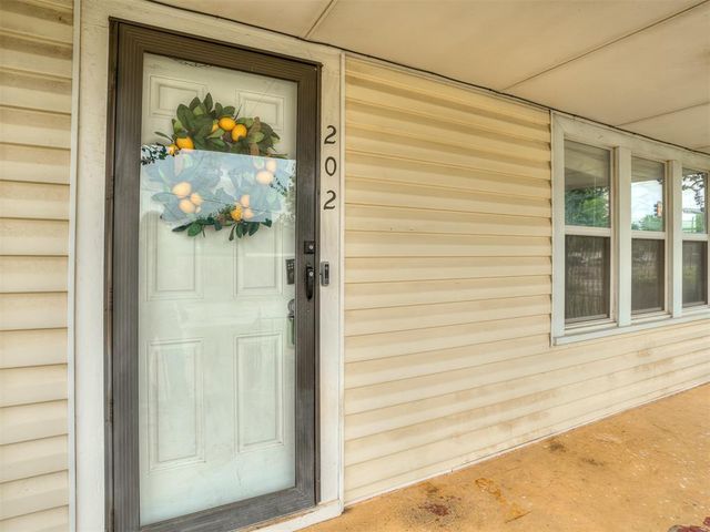 202 W Vandament Avenue, Yukon, OK 73099