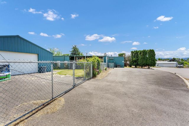 19115 E Montgomery Dr, Spokane Valley, WA 99027