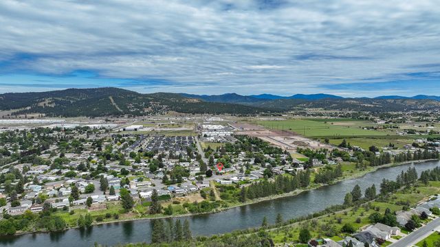 19115 E Montgomery Dr, Spokane Valley, WA 99027