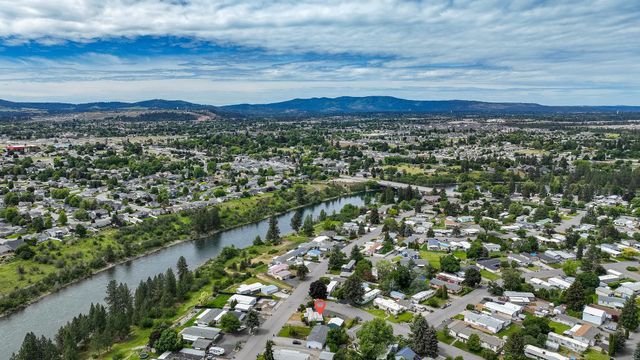 19115 E Montgomery Dr, Spokane Valley, WA 99027