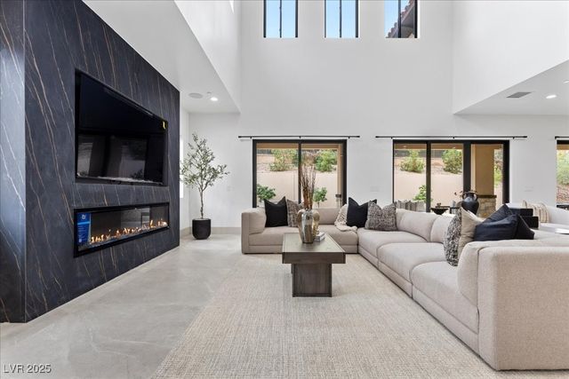 19 Rue Grimaldi Way, Henderson, NV 89011