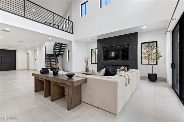 19 Rue Grimaldi Way, Henderson, NV 89011