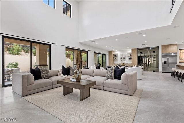 19 Rue Grimaldi Way, Henderson, NV 89011