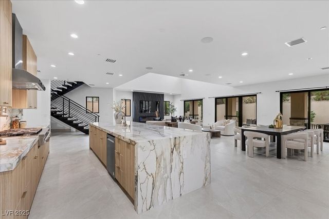 19 Rue Grimaldi Way, Henderson, NV 89011